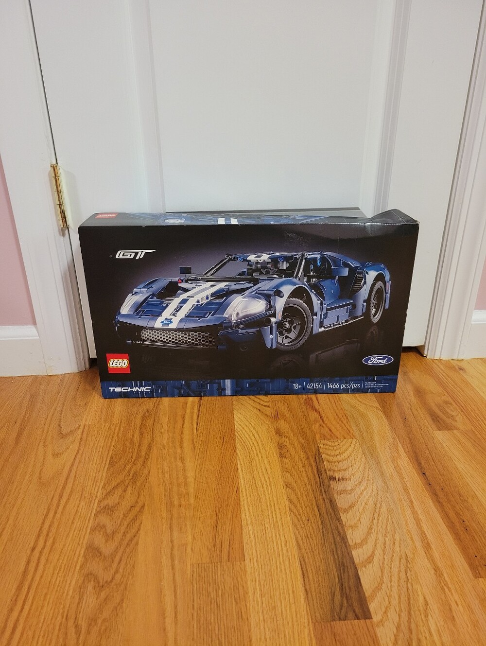 NEW LEGO Technic 2022 Ford GT Supercar Set 42154 - 1466 Pcs Factory Sealed - Picture 7 of 9